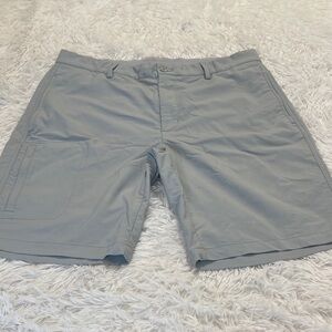 Greg Norman Collection Light Gray Flat Front Shorts MENS SIZE 34